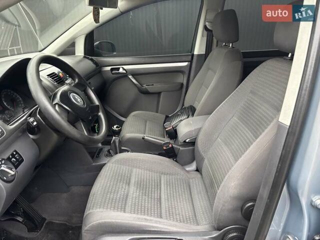 Серый Фольксваген Туран, объемом двигателя 1.9 л и пробегом 281 тыс. км за 6700 $, фото 53 на Automoto.ua