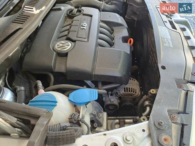 Серый Фольксваген Туран, объемом двигателя 1.6 л и пробегом 270 тыс. км за 5199 $, фото 32 на Automoto.ua