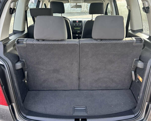 Серый Фольксваген Туран, объемом двигателя 0 л и пробегом 250 тыс. км за 5500 $, фото 13 на Automoto.ua