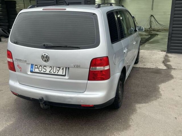 Сірий Фольксваген Туран, об'ємом двигуна 1.9 л та пробігом 330 тис. км за 2300 $, фото 6 на Automoto.ua