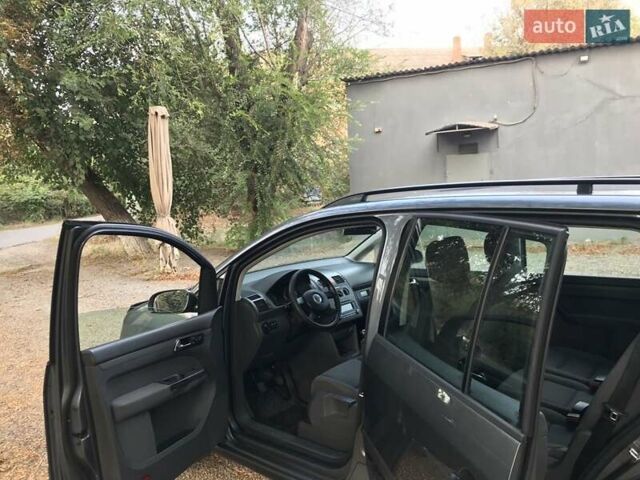 Серый Фольксваген Туран, объемом двигателя 1.6 л и пробегом 232 тыс. км за 5850 $, фото 4 на Automoto.ua