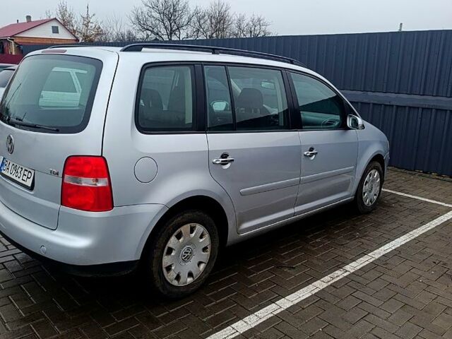 Серый Фольксваген Туран, объемом двигателя 1.9 л и пробегом 245 тыс. км за 5800 $, фото 3 на Automoto.ua