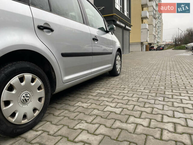 Серый Фольксваген Туран, объемом двигателя 1.6 л и пробегом 258 тыс. км за 5350 $, фото 6 на Automoto.ua