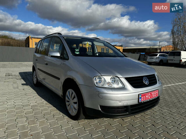 Серый Фольксваген Туран, объемом двигателя 1.6 л и пробегом 228 тыс. км за 4700 $, фото 9 на Automoto.ua