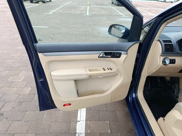 Сірий Фольксваген Туран, об'ємом двигуна 2 л та пробігом 300 тис. км за 2349 $, фото 8 на Automoto.ua