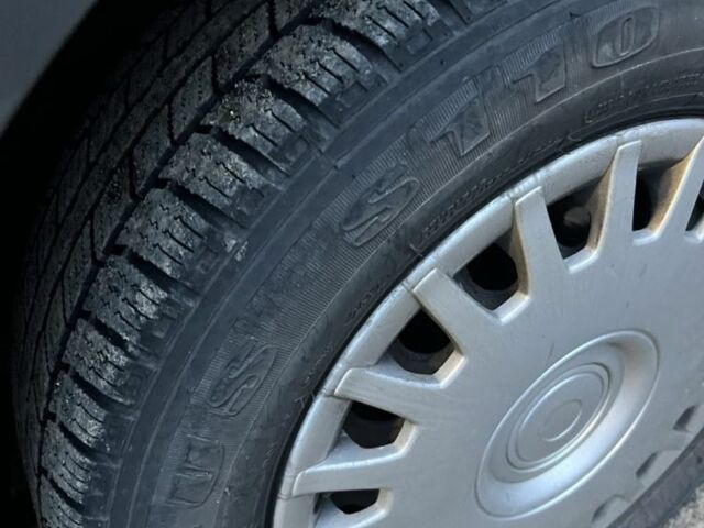 Серый Фольксваген Туран, объемом двигателя 1.9 л и пробегом 1 тыс. км за 2200 $, фото 4 на Automoto.ua