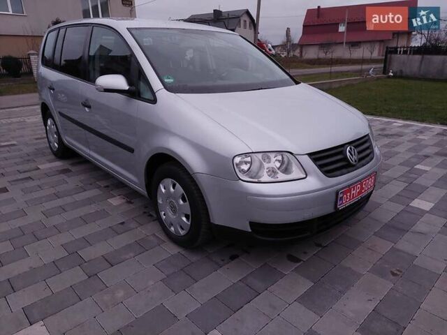 Сірий Фольксваген Туран, об'ємом двигуна 1.6 л та пробігом 205 тис. км за 5600 $, фото 21 на Automoto.ua