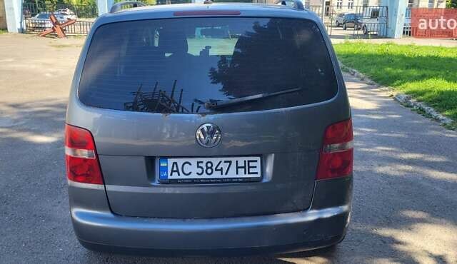 Сірий Фольксваген Туран, об'ємом двигуна 1.9 л та пробігом 352 тис. км за 5000 $, фото 5 на Automoto.ua