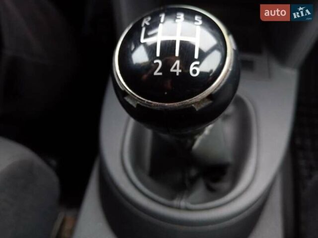 Серый Фольксваген Туран, объемом двигателя 1.6 л и пробегом 238 тыс. км за 4299 $, фото 13 на Automoto.ua