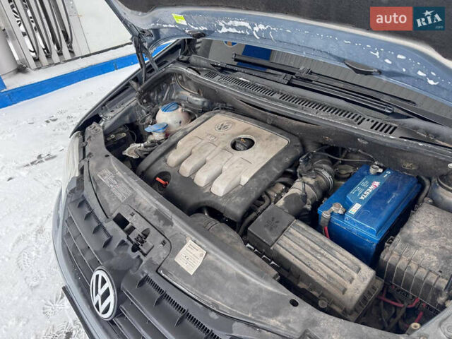 Серый Фольксваген Туран, объемом двигателя 2 л и пробегом 156 тыс. км за 5400 $, фото 7 на Automoto.ua