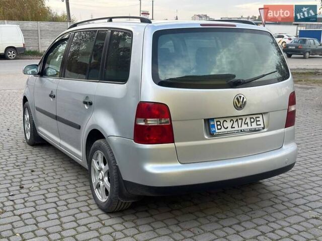 Серый Фольксваген Туран, объемом двигателя 1.6 л и пробегом 281 тыс. км за 5000 $, фото 2 на Automoto.ua