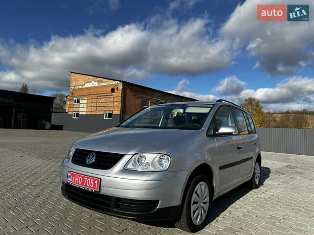 Серый Фольксваген Туран, объемом двигателя 1.6 л и пробегом 228 тыс. км за 4700 $, фото 14 на Automoto.ua