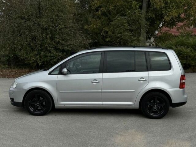 Серый Фольксваген Туран, объемом двигателя 1.9 л и пробегом 277 тыс. км за 1546 $, фото 4 на Automoto.ua