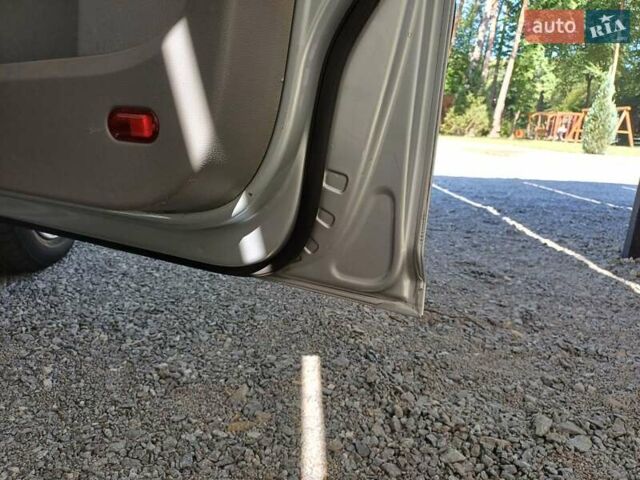 Серый Фольксваген Туран, объемом двигателя 1.6 л и пробегом 270 тыс. км за 5199 $, фото 13 на Automoto.ua