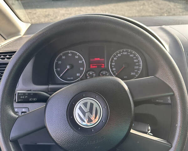 Серый Фольксваген Туран, объемом двигателя 0 л и пробегом 250 тыс. км за 5500 $, фото 17 на Automoto.ua