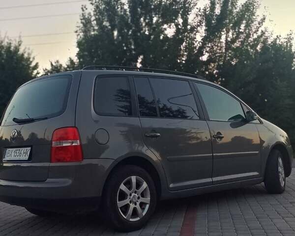 Серый Фольксваген Туран, объемом двигателя 1.98 л и пробегом 219 тыс. км за 5300 $, фото 11 на Automoto.ua