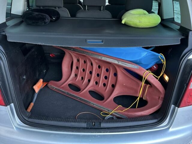 Сірий Фольксваген Туран, об'ємом двигуна 1.6 л та пробігом 182 тис. км за 5553 $, фото 7 на Automoto.ua