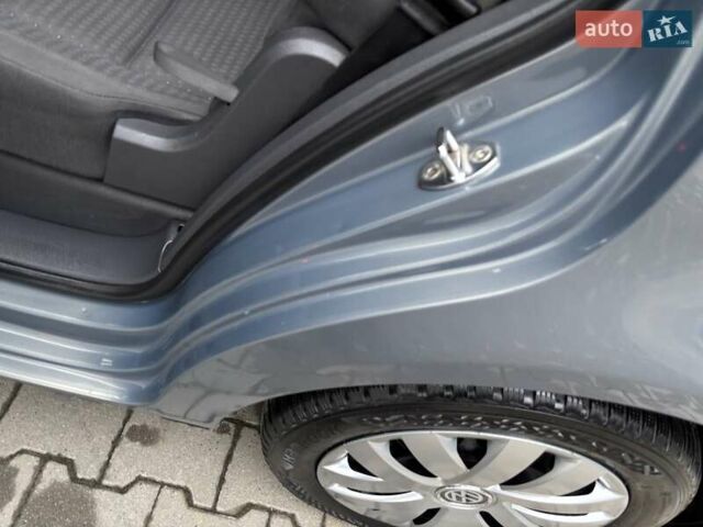 Серый Фольксваген Туран, объемом двигателя 1.9 л и пробегом 281 тыс. км за 6700 $, фото 35 на Automoto.ua