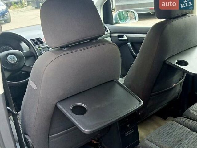 Сірий Фольксваген Туран, об'ємом двигуна 1.98 л та пробігом 196 тис. км за 5990 $, фото 16 на Automoto.ua