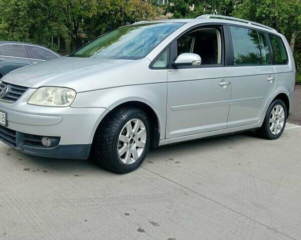 Сірий Фольксваген Туран, об'ємом двигуна 1.98 л та пробігом 196 тис. км за 5990 $, фото 17 на Automoto.ua