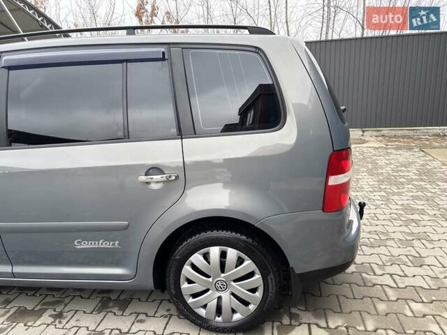 Серый Фольксваген Туран, объемом двигателя 1.9 л и пробегом 281 тыс. км за 6700 $, фото 40 на Automoto.ua