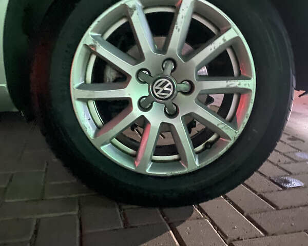 Серый Фольксваген Туран, объемом двигателя 1.97 л и пробегом 490 тыс. км за 5550 $, фото 11 на Automoto.ua