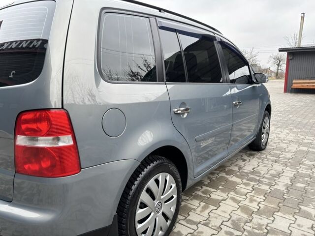 Серый Фольксваген Туран, объемом двигателя 1.9 л и пробегом 281 тыс. км за 6700 $, фото 2 на Automoto.ua