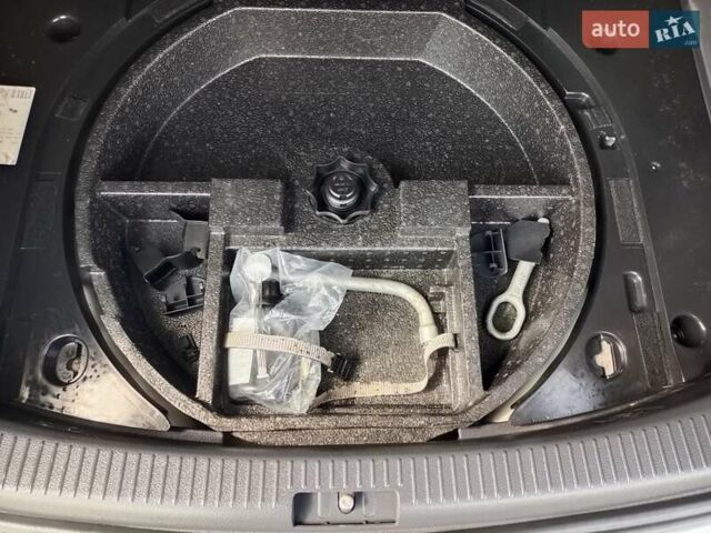 Серый Фольксваген Туран, объемом двигателя 1.6 л и пробегом 171 тыс. км за 6250 $, фото 33 на Automoto.ua