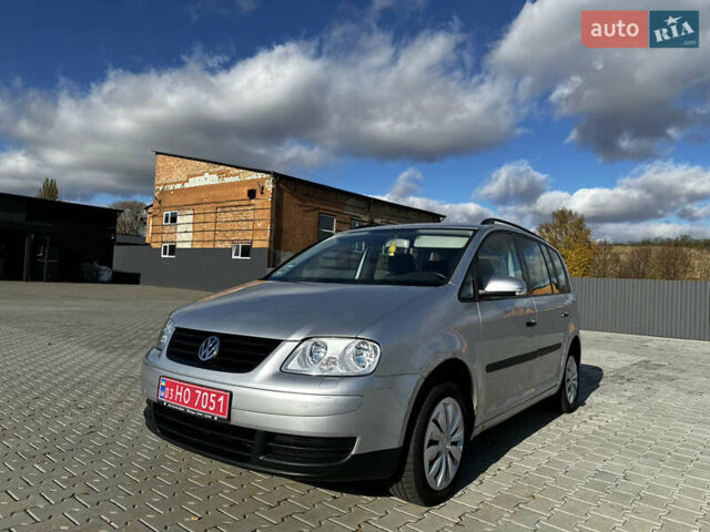 Серый Фольксваген Туран, объемом двигателя 1.6 л и пробегом 228 тыс. км за 4700 $, фото 13 на Automoto.ua