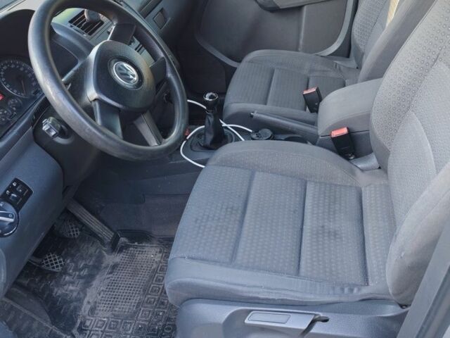 Серый Фольксваген Туран, объемом двигателя 2 л и пробегом 378 тыс. км за 2600 $, фото 8 на Automoto.ua