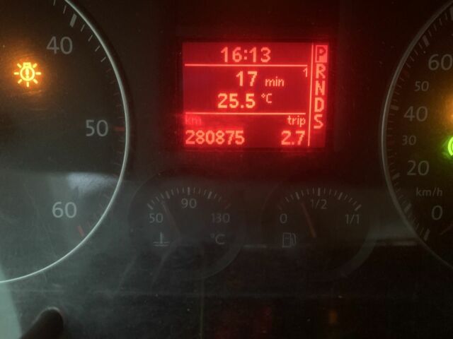 Серый Фольксваген Туран, объемом двигателя 2 л и пробегом 280 тыс. км за 3572 $, фото 9 на Automoto.ua