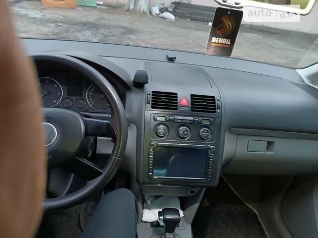 Серый Фольксваген Туран, объемом двигателя 1.97 л и пробегом 380 тыс. км за 5900 $, фото 19 на Automoto.ua