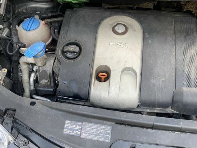 Серый Фольксваген Туран, объемом двигателя 1.6 л и пробегом 320 тыс. км за 5500 $, фото 2 на Automoto.ua