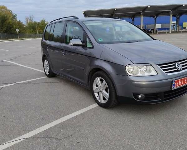 Серый Фольксваген Туран, объемом двигателя 1.6 л и пробегом 247 тыс. км за 6300 $, фото 3 на Automoto.ua