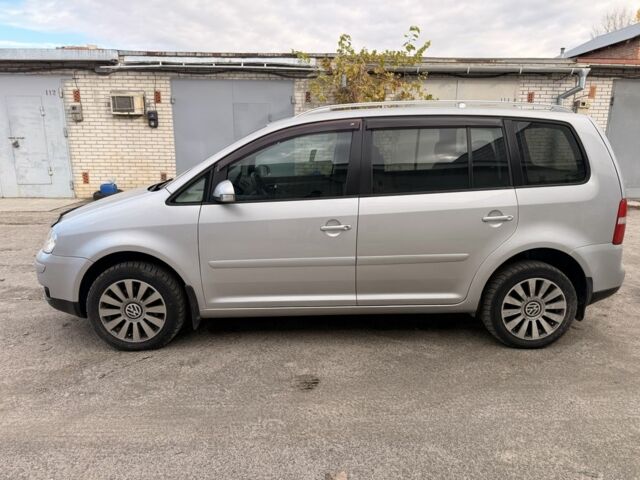 Серый Фольксваген Туран, объемом двигателя 1.6 л и пробегом 261 тыс. км за 5000 $, фото 4 на Automoto.ua