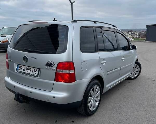 Серый Фольксваген Туран, объемом двигателя 2 л и пробегом 296 тыс. км за 4999 $, фото 7 на Automoto.ua