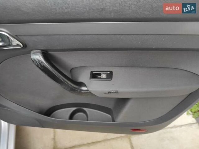 Серый Фольксваген Туран, объемом двигателя 1.6 л и пробегом 220 тыс. км за 5550 $, фото 19 на Automoto.ua