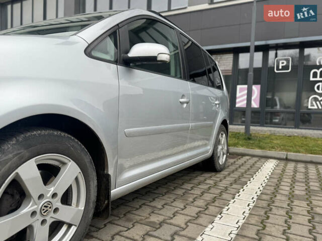 Сірий Фольксваген Туран, об'ємом двигуна 1.6 л та пробігом 262 тис. км за 5500 $, фото 10 на Automoto.ua