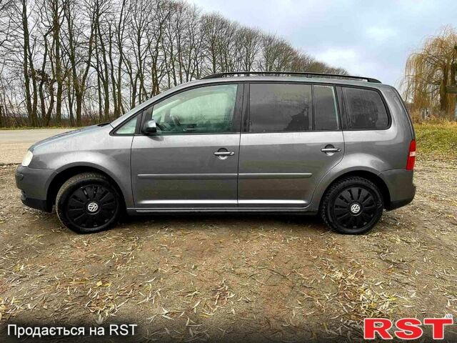 Серый Фольксваген Туран, объемом двигателя 1.6 л и пробегом 241 тыс. км за 4999 $, фото 5 на Automoto.ua