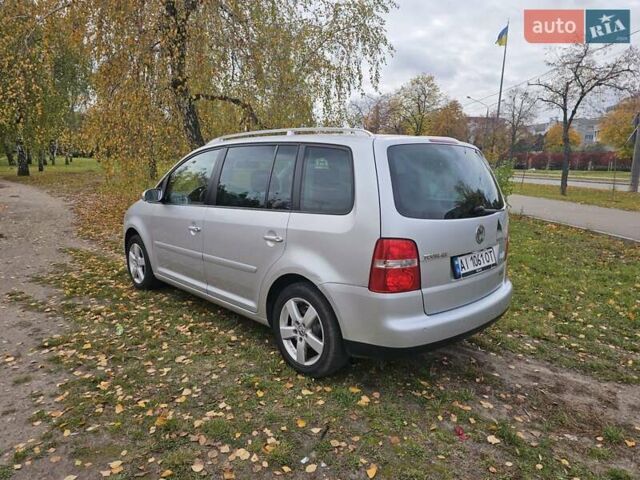 Серый Фольксваген Туран, объемом двигателя 1.6 л и пробегом 280 тыс. км за 5250 $, фото 2 на Automoto.ua