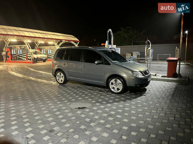 Сірий Фольксваген Туран, об'ємом двигуна 1.97 л та пробігом 334 тис. км за 6300 $, фото 4 на Automoto.ua