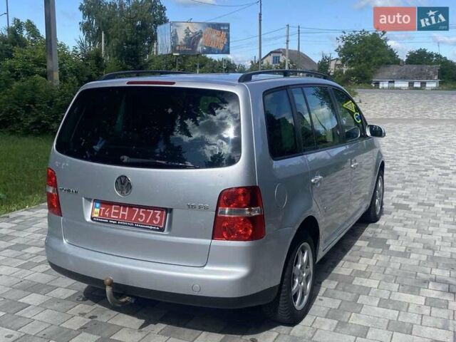 Серый Фольксваген Туран, объемом двигателя 1.6 л и пробегом 171 тыс. км за 6000 $, фото 3 на Automoto.ua
