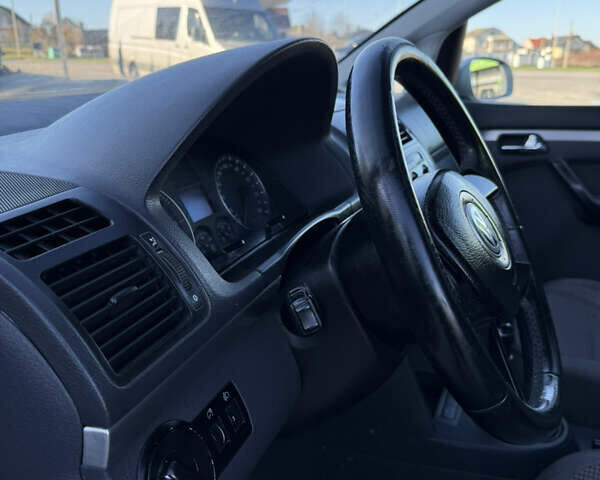 Серый Фольксваген Туран, объемом двигателя 1.97 л и пробегом 290 тыс. км за 5100 $, фото 14 на Automoto.ua