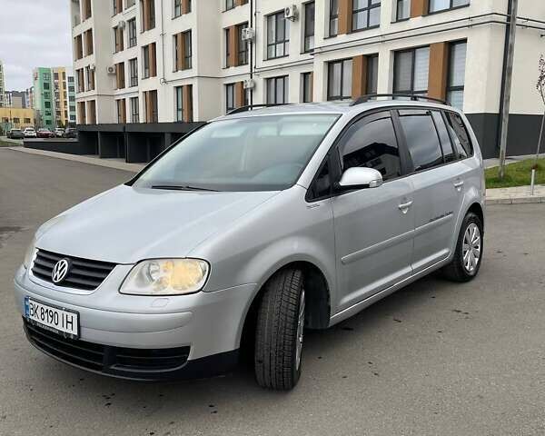 Серый Фольксваген Туран, объемом двигателя 2 л и пробегом 296 тыс. км за 4999 $, фото 9 на Automoto.ua