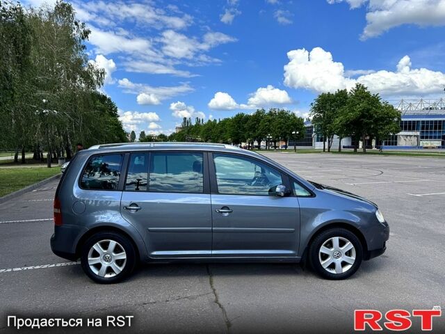 Сірий Фольксваген Туран, об'ємом двигуна 1.6 л та пробігом 239 тис. км за 5400 $, фото 5 на Automoto.ua