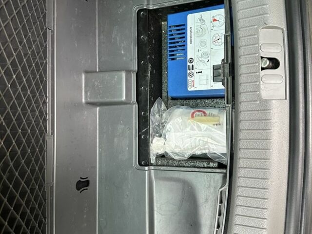 Серый Фольксваген Туран, объемом двигателя 1.6 л и пробегом 2 тыс. км за 6600 $, фото 9 на Automoto.ua