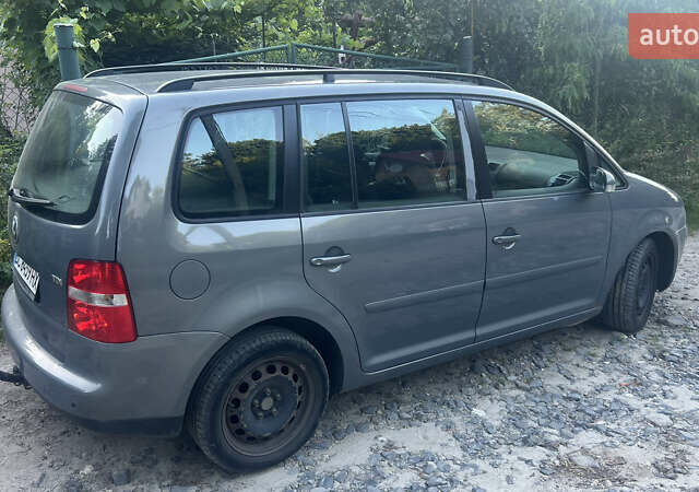 Серый Фольксваген Туран, объемом двигателя 1.9 л и пробегом 295 тыс. км за 5700 $, фото 14 на Automoto.ua