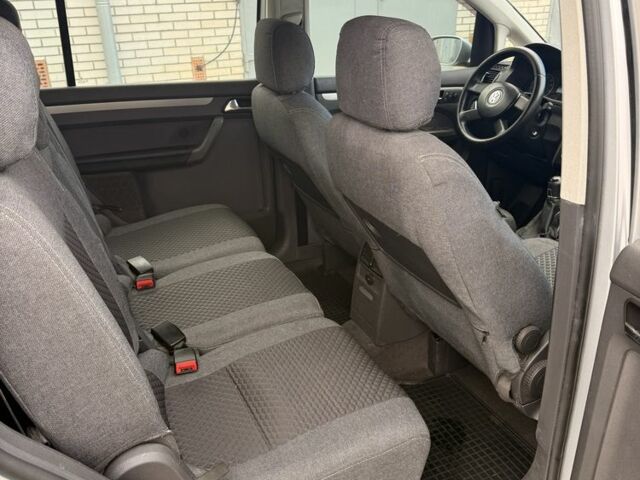 Серый Фольксваген Туран, объемом двигателя 1.6 л и пробегом 261 тыс. км за 5000 $, фото 9 на Automoto.ua