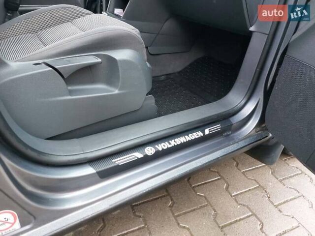 Серый Фольксваген Туран, объемом двигателя 1.97 л и пробегом 320 тыс. км за 6200 $, фото 10 на Automoto.ua