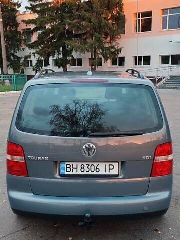 Серый Фольксваген Туран, объемом двигателя 1.9 л и пробегом 254 тыс. км за 5950 $, фото 12 на Automoto.ua